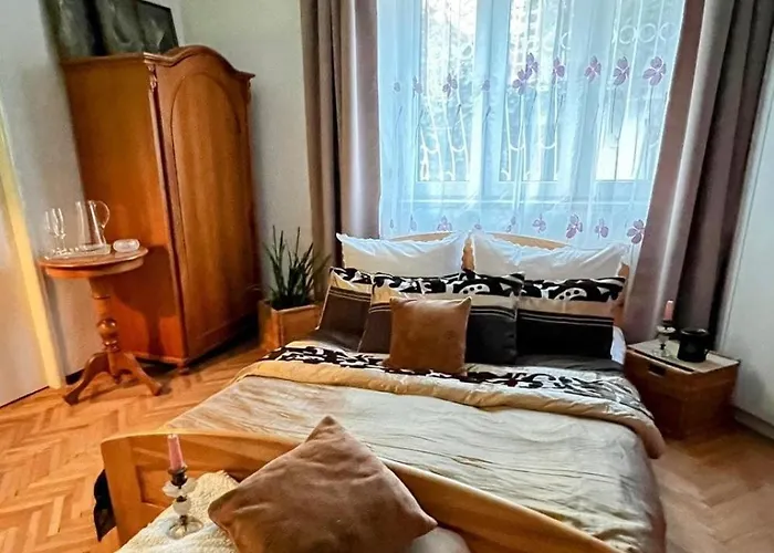 Antique Charm 2 Bedroom